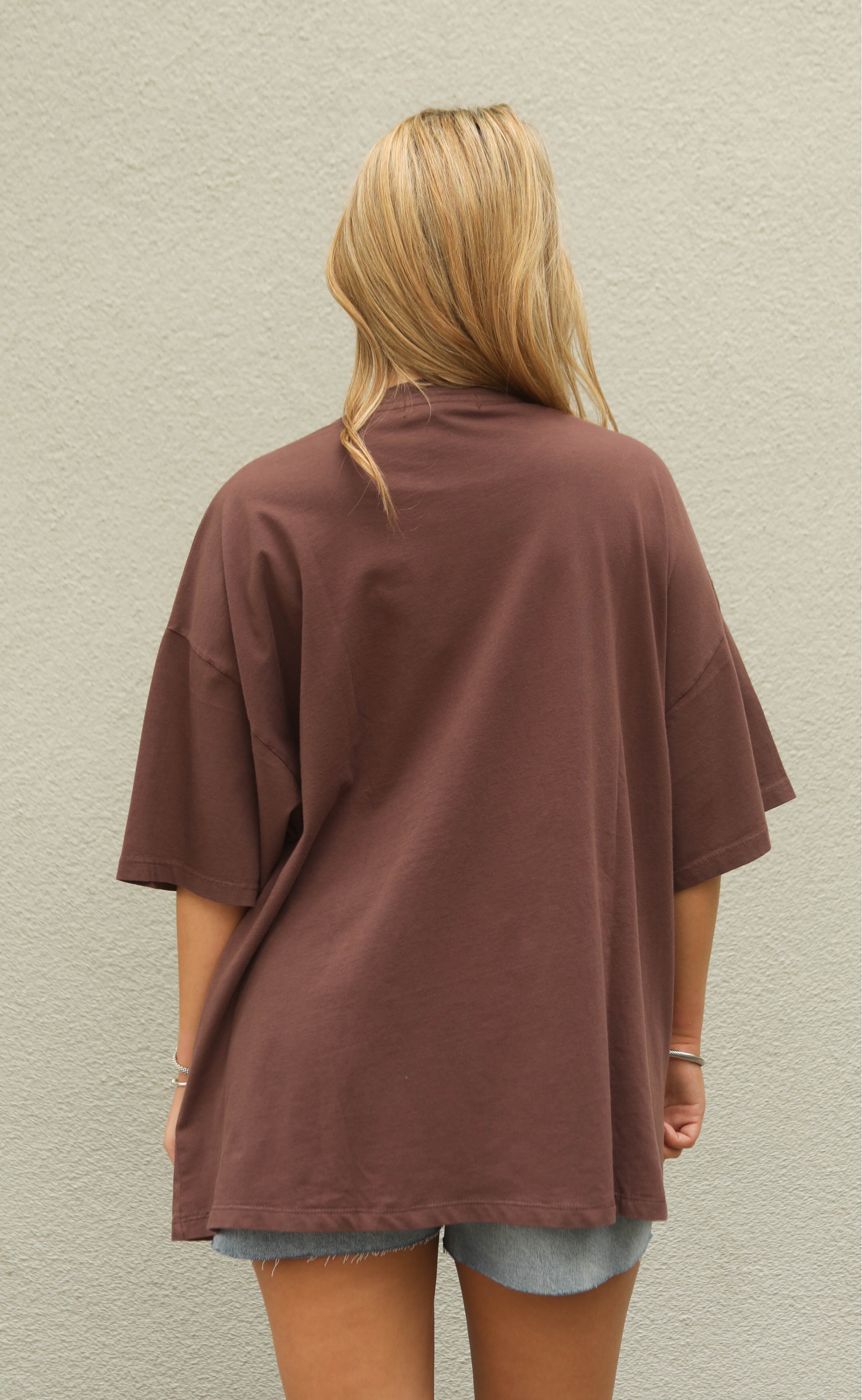 Hold Your Horses One Size Tee – Perfect Fit for Everyone Who Likes to Keep It Chill