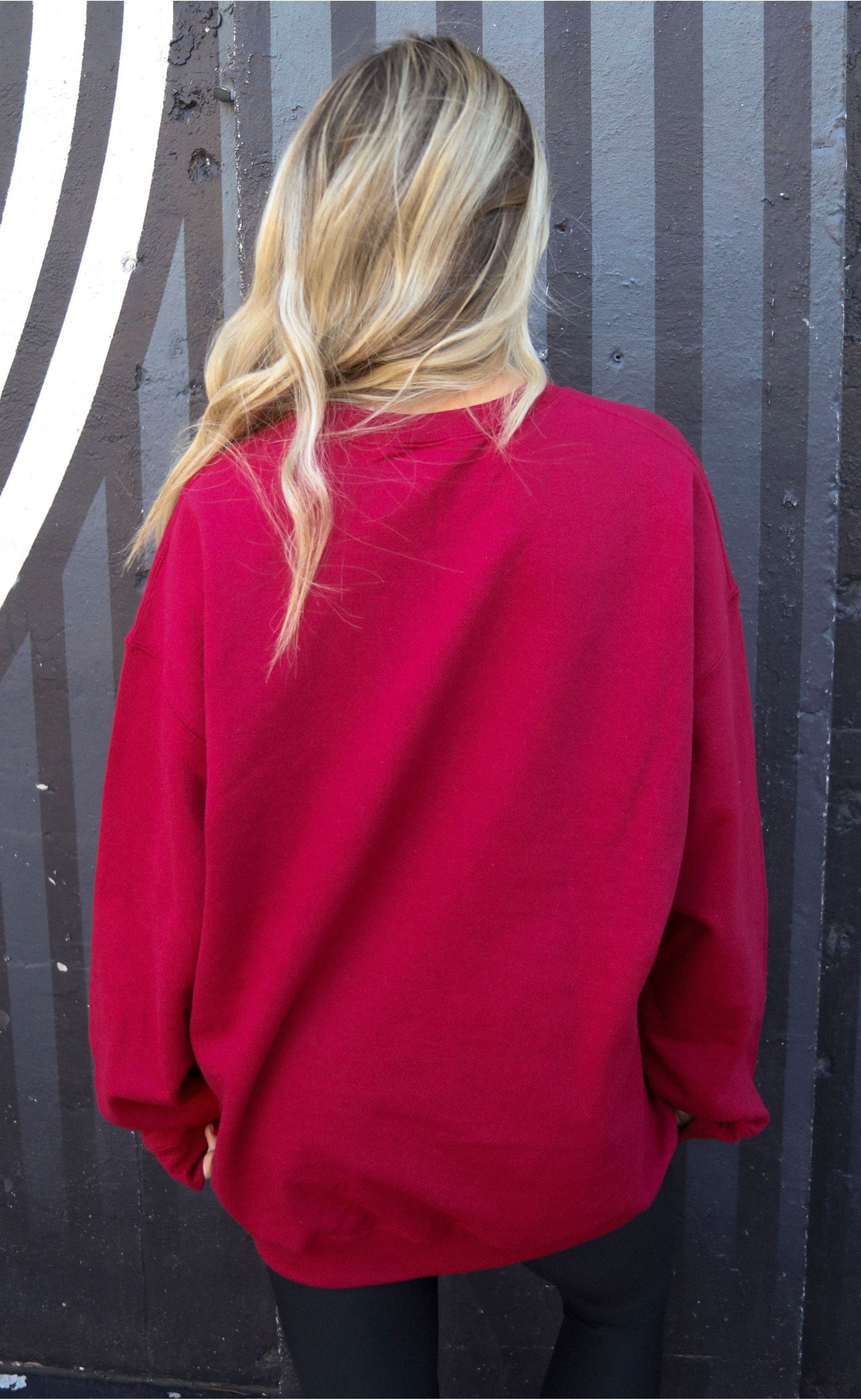 Hogs Vault Sweatshirt – Your Go-To Layer for Classic Look and Cozy Vibes
