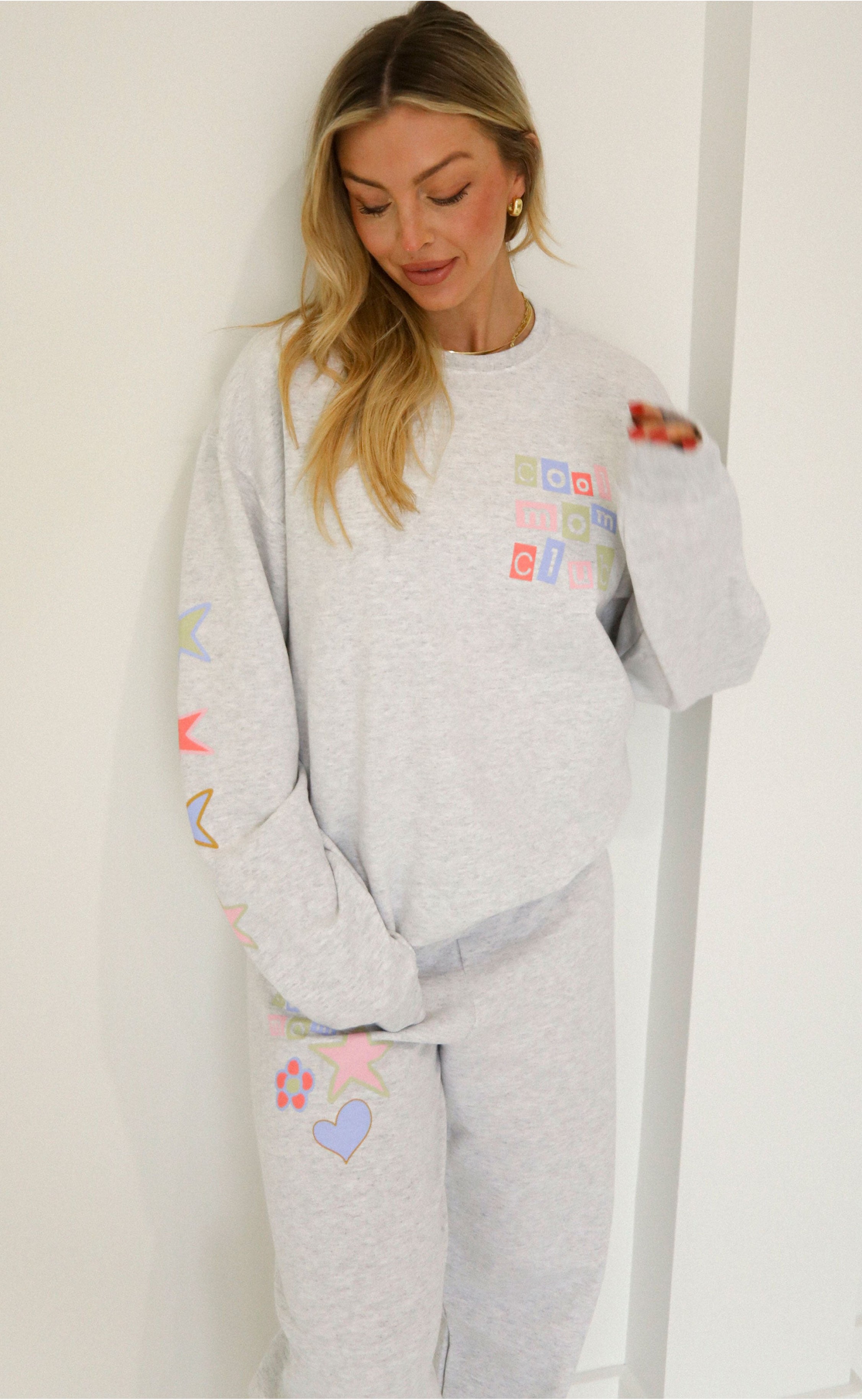 Cool Mom Sweatshirt – Cozy and Chic Pullover for Proud Moms