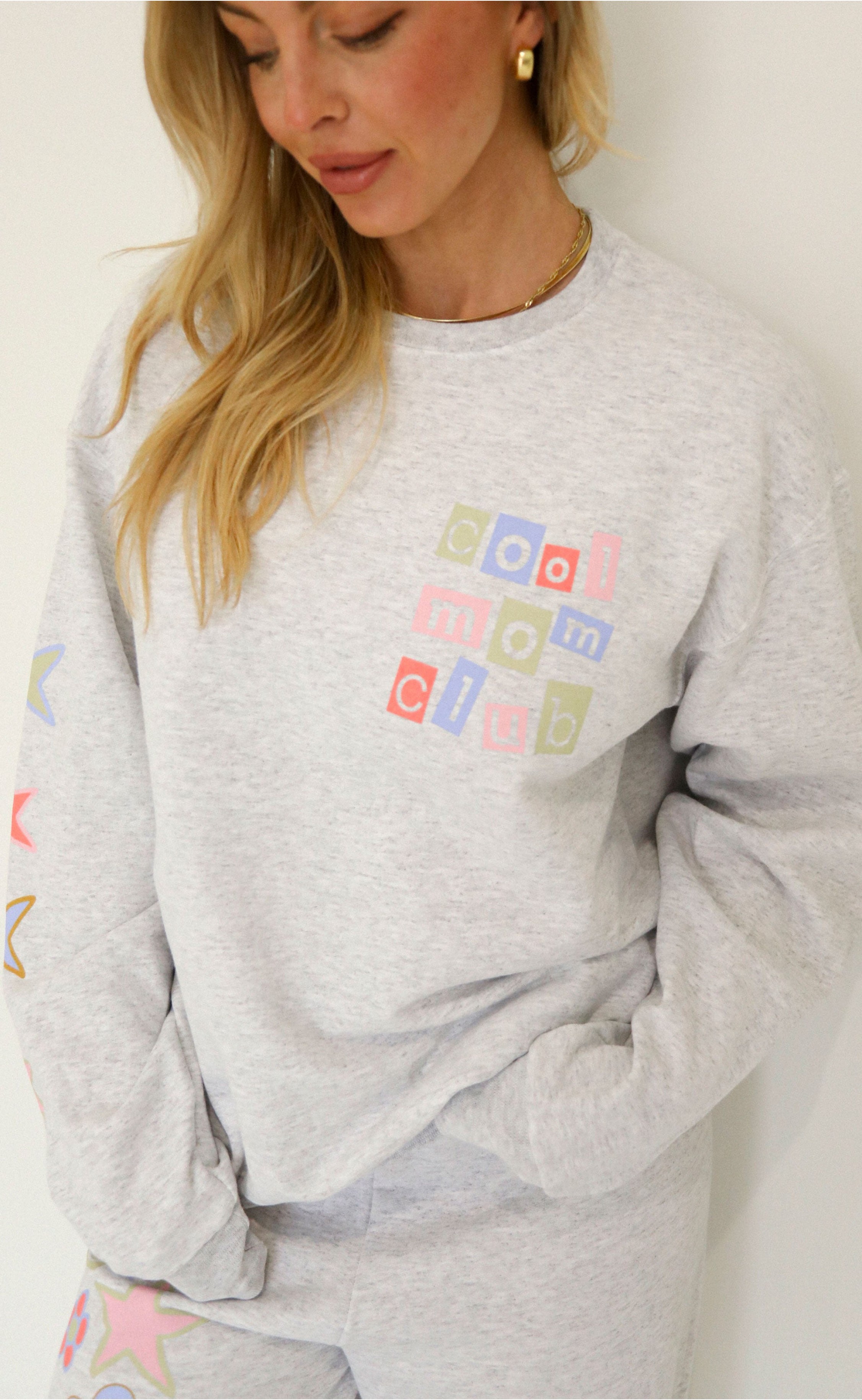 Cool Mom Sweatshirt – Cozy and Chic Pullover for...