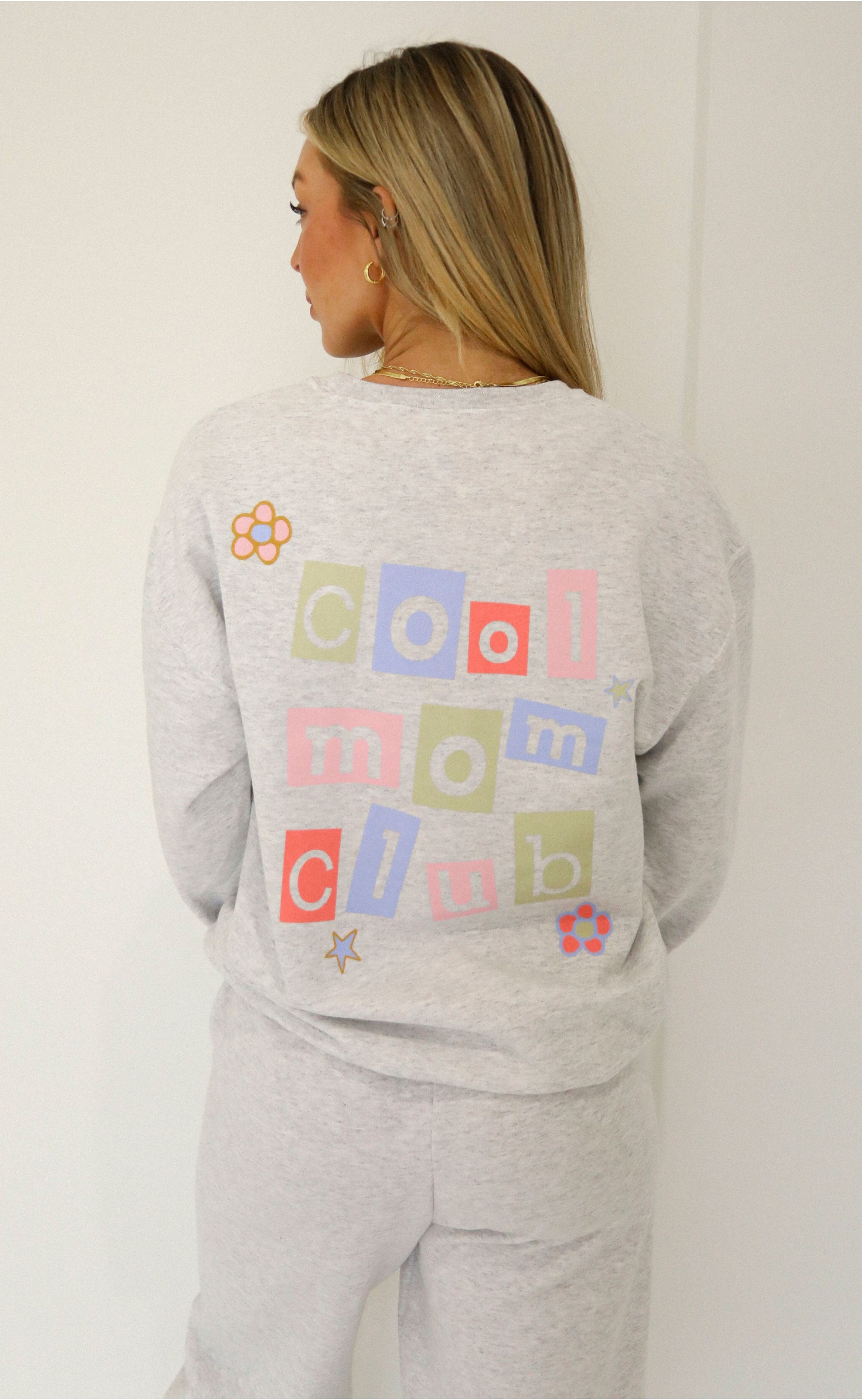 Cool Mom Sweatshirt – Cozy and Chic Pullover for Proud Moms