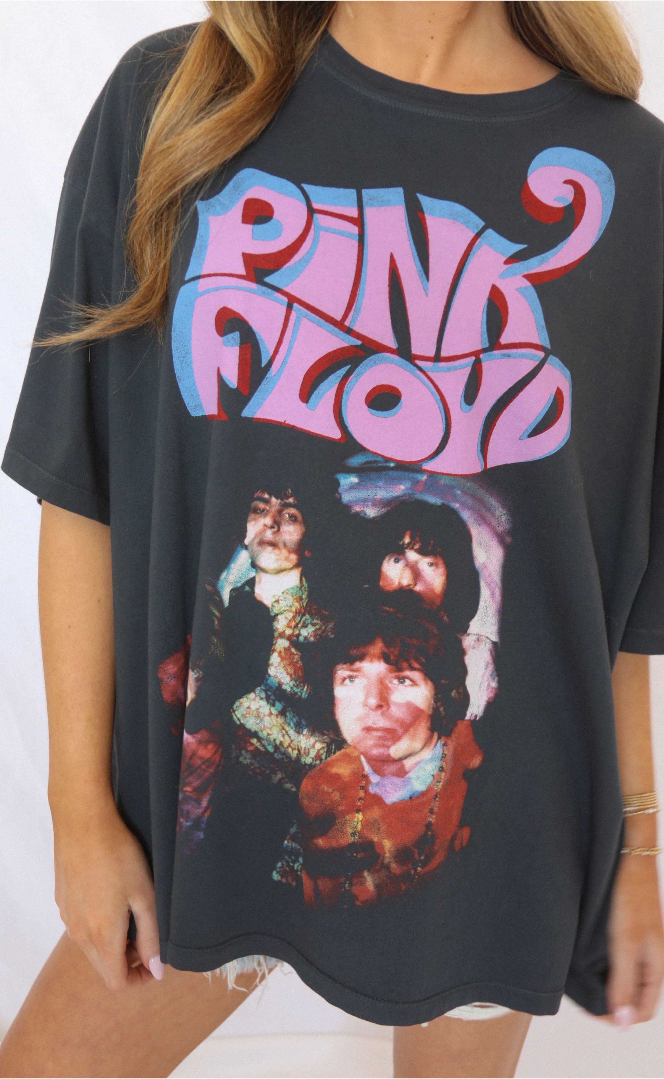 Pink Floyd UFO Club 1967 One Size Tee – A Psychedelic Tribute to the Birth of an Icon