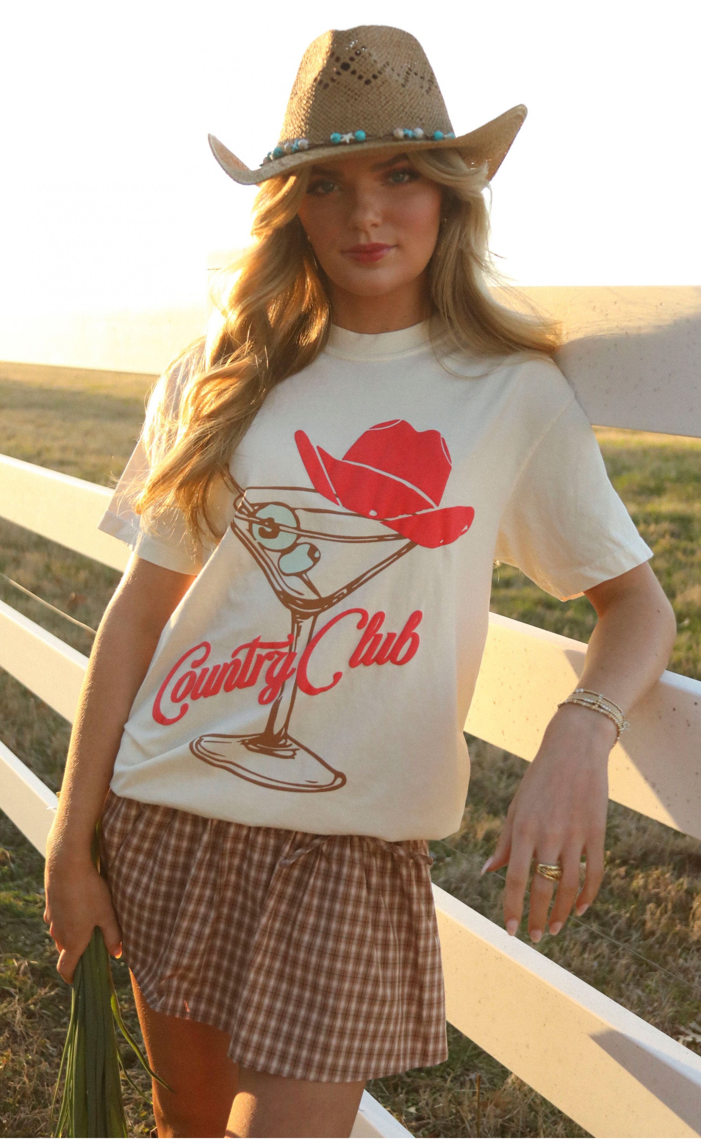 Classic Country Club Martini Graphic Tee – Perfe...